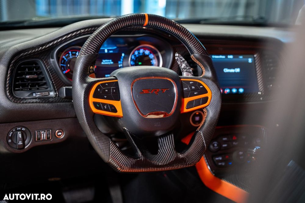 Dodge Challenger - 30