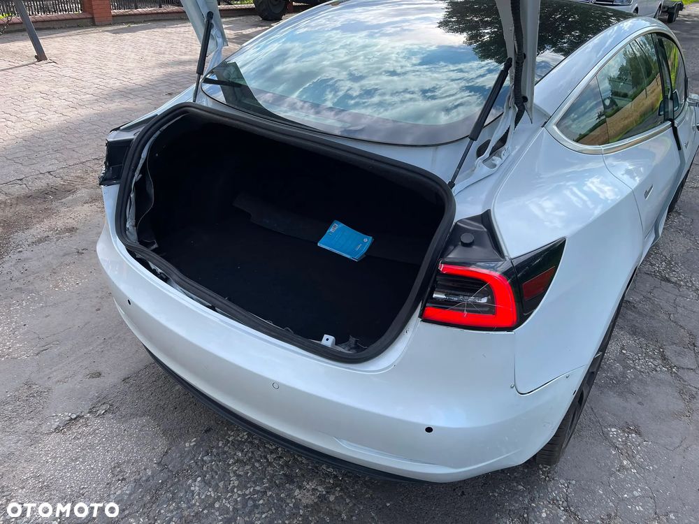 Tesla Model 3 Langstreckenbatterie Allradantrieb Dual Motor - 35
