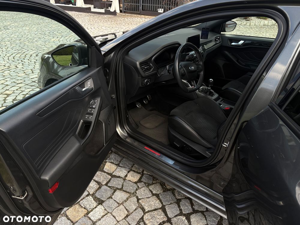 Ford Focus 2.3 EcoBoost ST-3 - 11