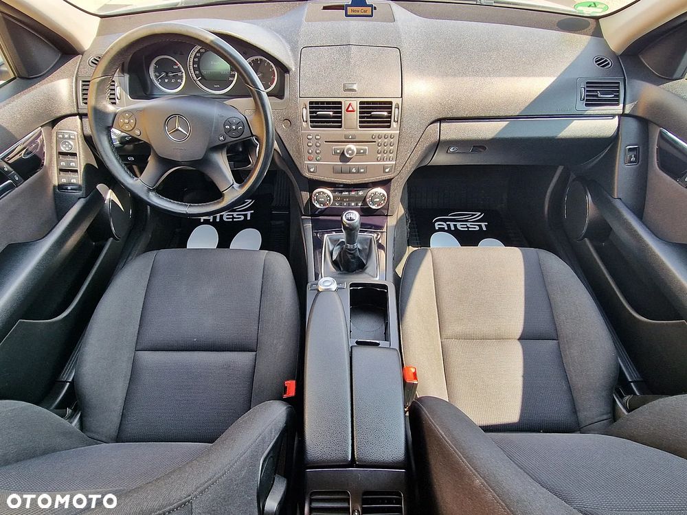 Mercedes-Benz Klasa C 180 CGI BlueEFFICIENCY Elegance - 9