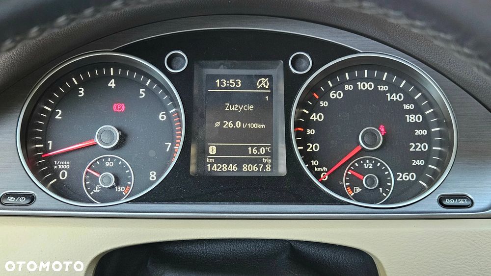 Volkswagen Passat - 26