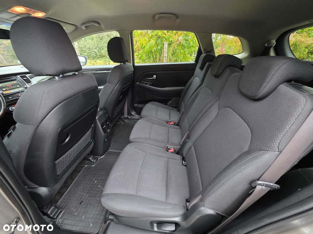 Kia Carens - 13