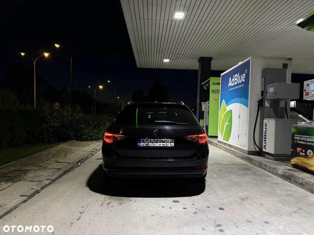 Skoda Superb 2.0 TDI L&K DSG - 6