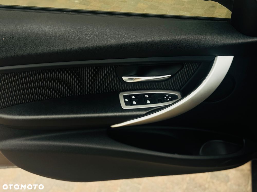 BMW Seria 3 316d DPF Edition Exclusive - 17