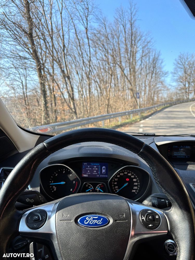 Ford Kuga 2.0 TDCi Powershift 4WD Titanium - 23