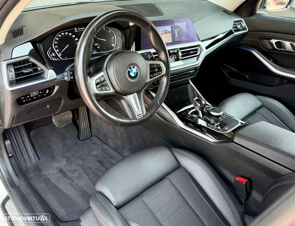 BMW 320 d Touring Pack Desportivo M Auto - 17