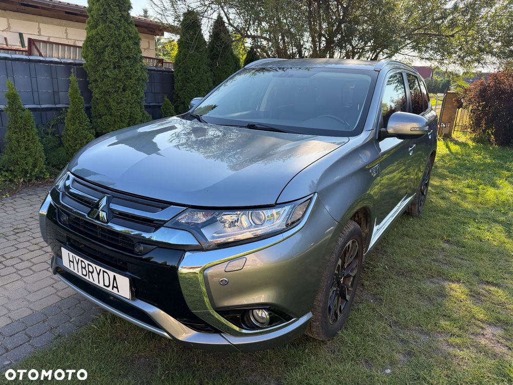 Mitsubishi Outlander Intense + - 25