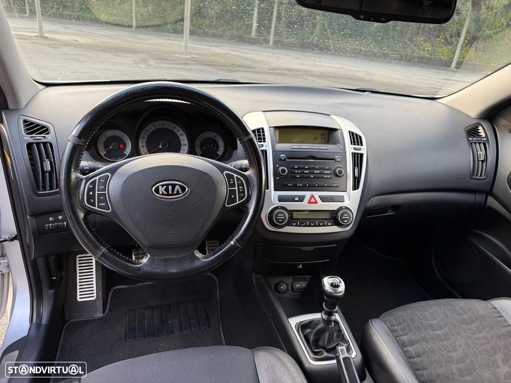 Kia Ceed S Coupé 1.6 CRDi EX - 7