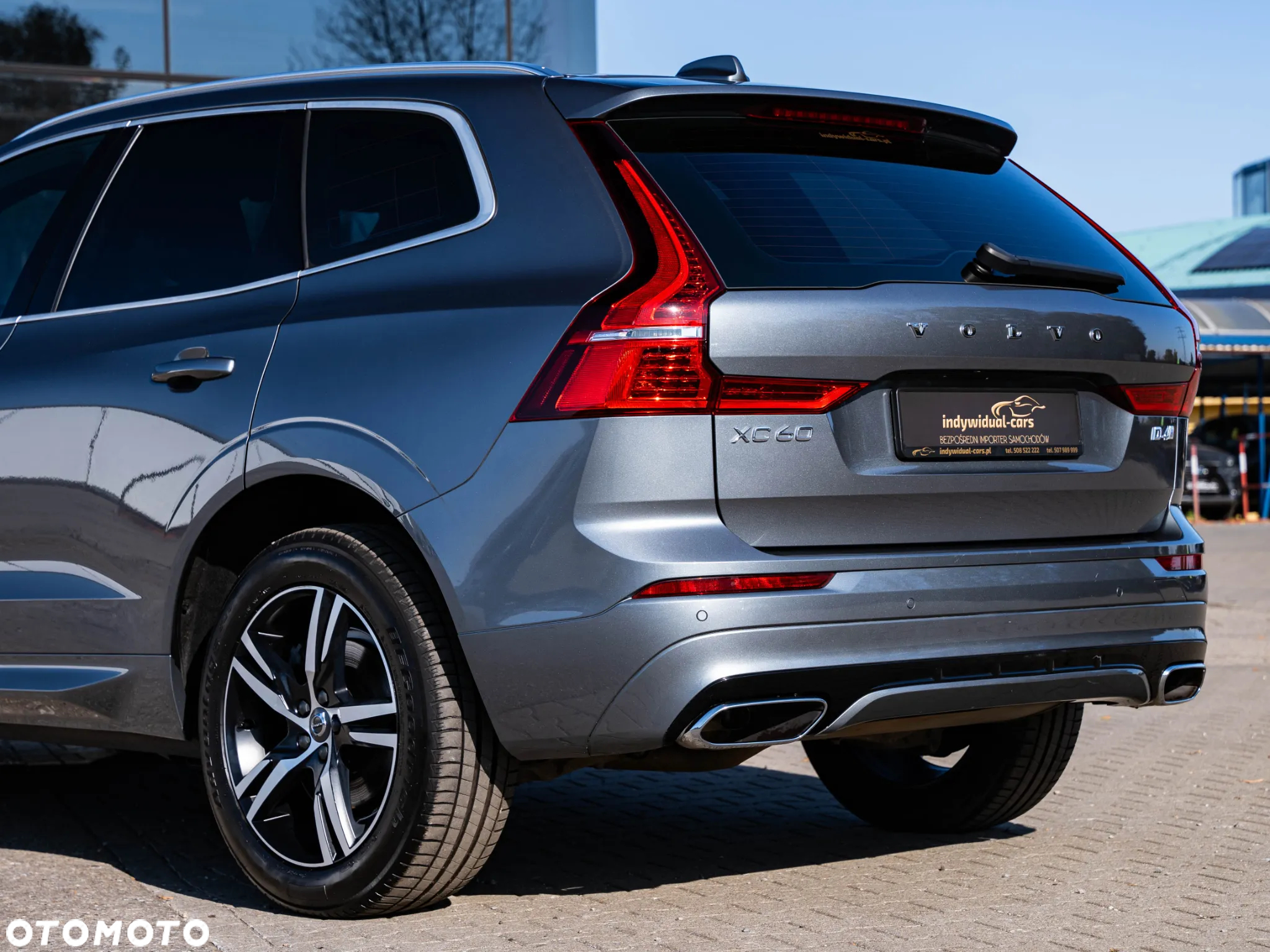 Volvo XC 60 D4 R-Design - 12