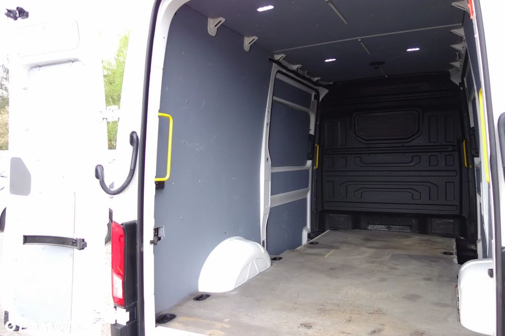 Volkswagen Crafter 2.0 tdi 177 KM L3H2 Klima Poduszki Webasto Kamera 2 x Drzwi Boczne - 9