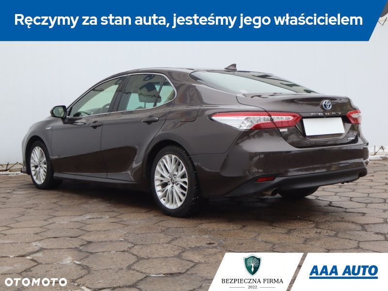 Toyota Camry - 6
