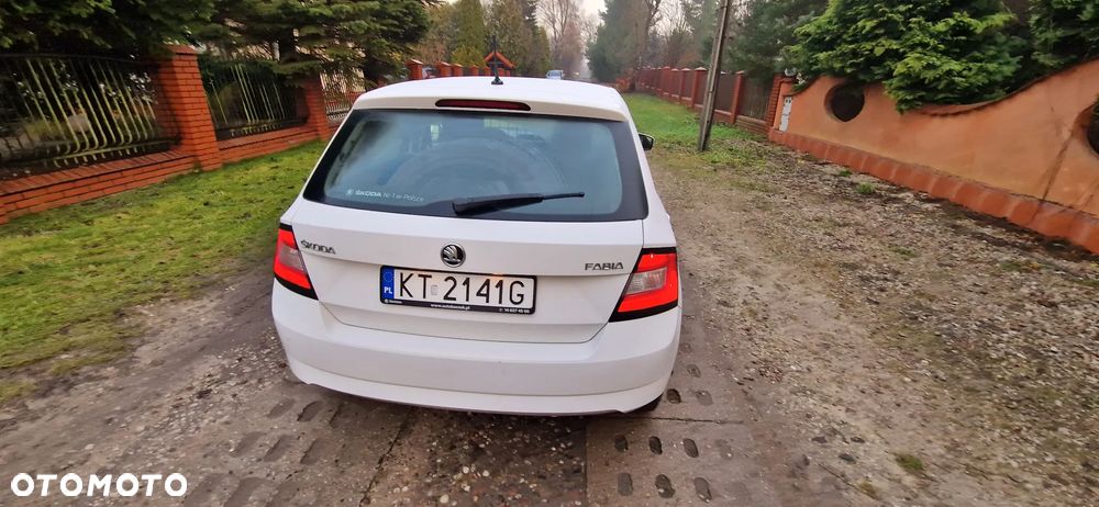 Skoda Fabia 2015 photo 5