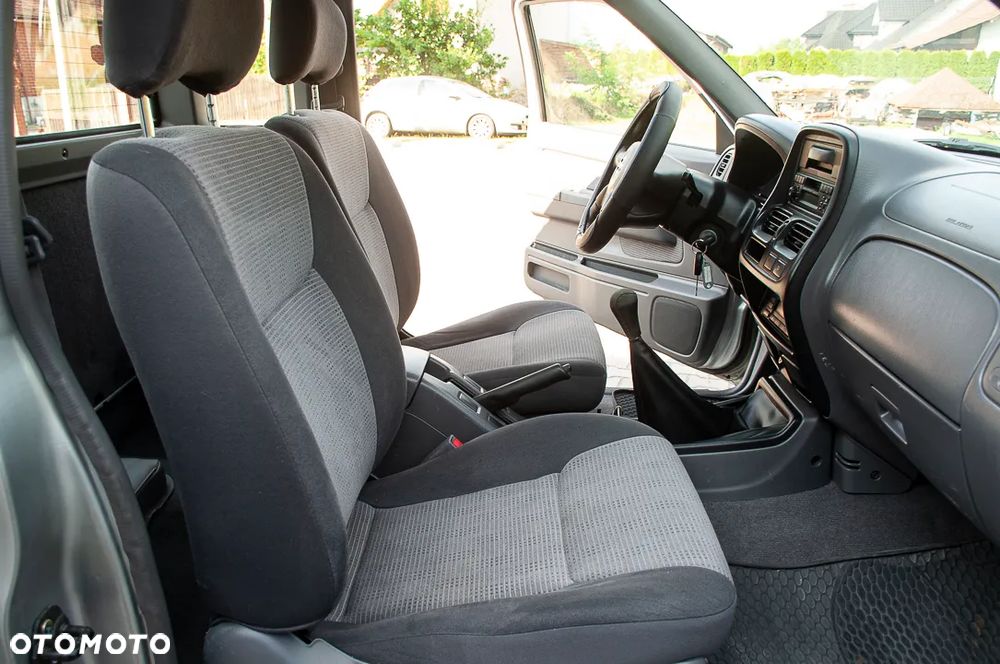 Nissan Pickup 2.5 TDi Comfort - 25
