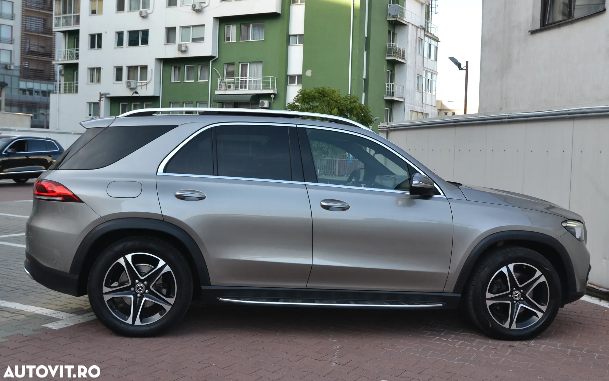 Mercedes-Benz GLE 350 d 4Matic 9G-TRONIC AMG Line - 23
