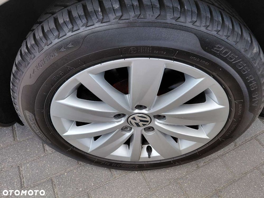 Volkswagen Passat - 9
