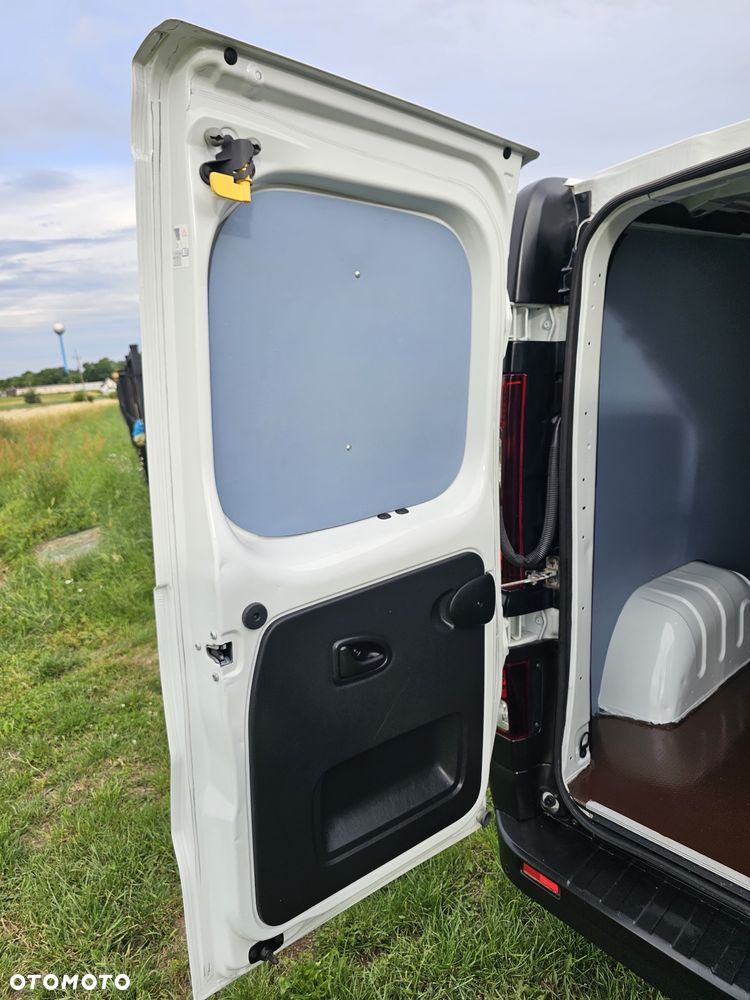 Renault Trafic - 12