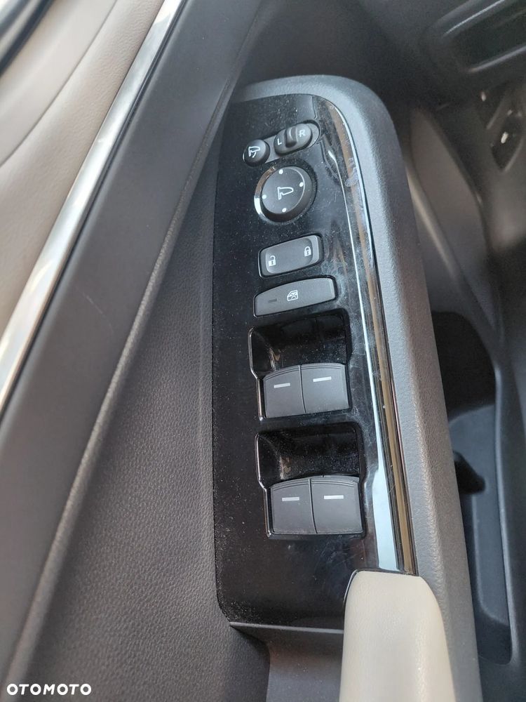 Honda HR-V 1.5 i-MMD Advance Style Plus CVT - 23