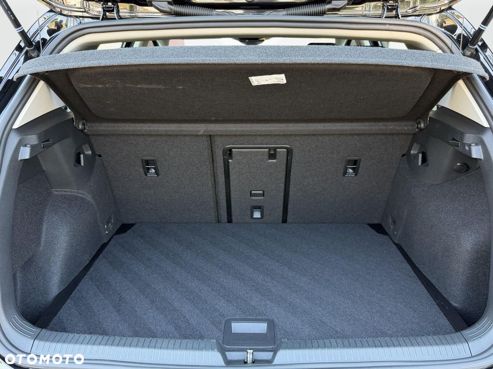 Volkswagen Golf - 34