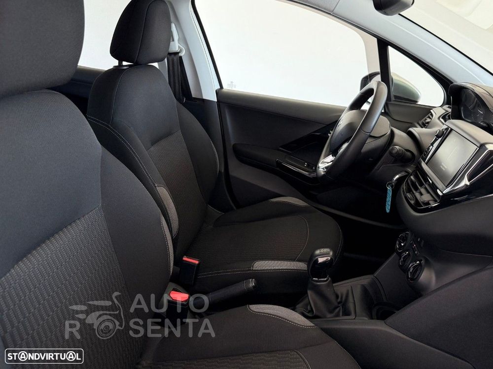 Peugeot 208 1.2 PureTech Allure - 18