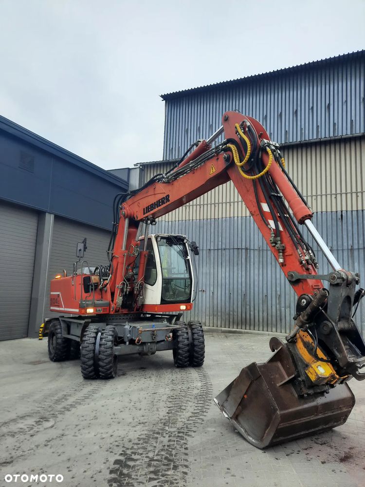 Liebherr 904C - 5