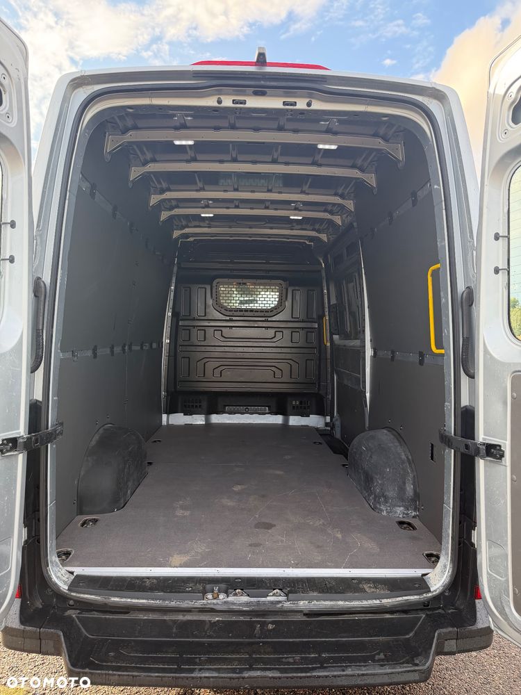 Volkswagen Crafter - 12