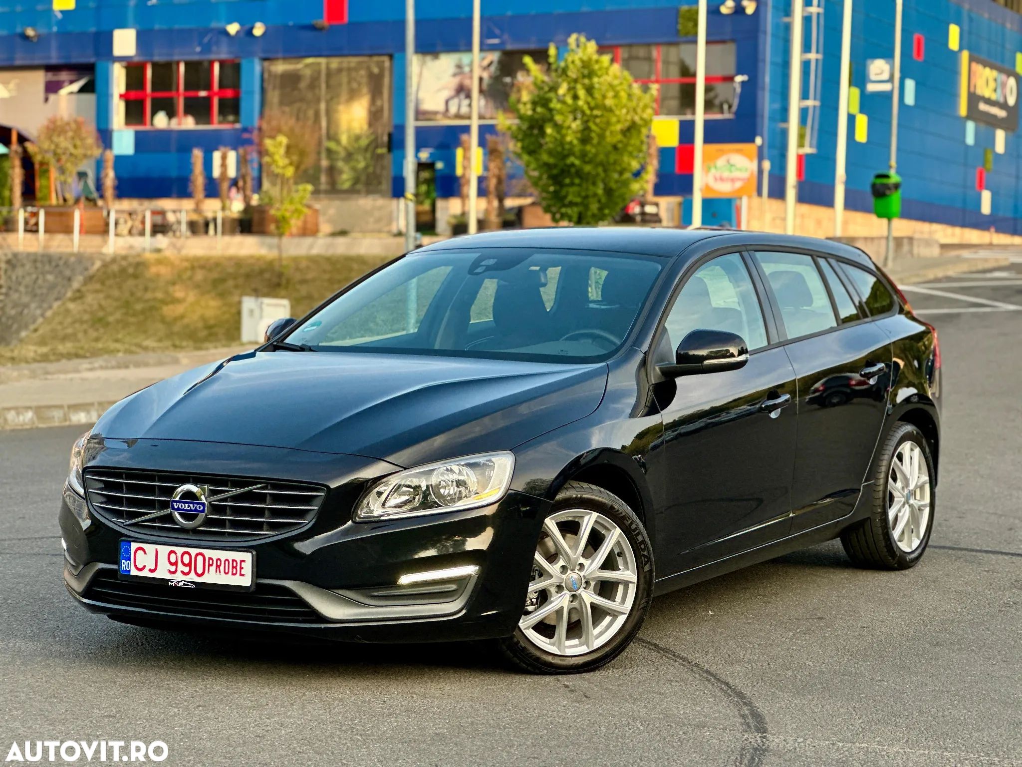 Volvo V60 D2 Geartronic Powershift Kinetic - 1