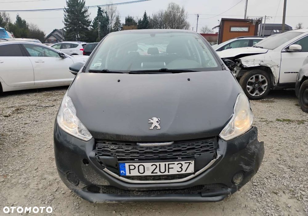 Peugeot 208 - 17