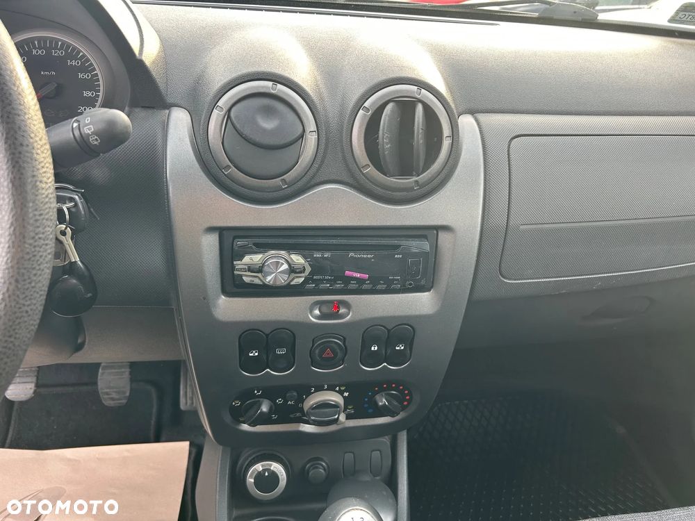 Dacia Duster 1.6 Ambiance 4x4 - 11