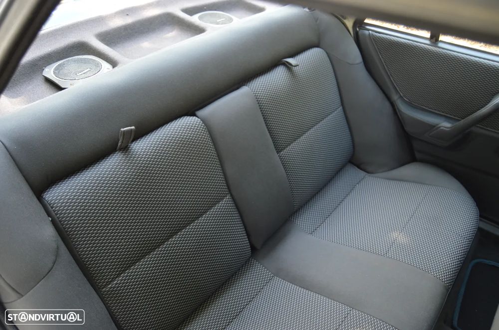 Ford Orion 1.6 Ghia D - 4