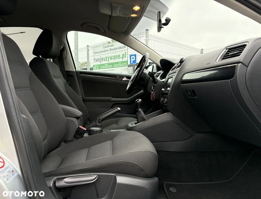 Volkswagen Jetta 1.4 TSI Comfortline - 24