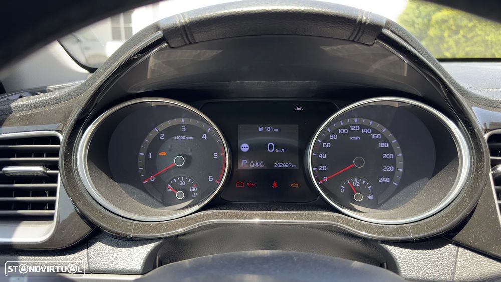Kia Ceed SW 1.6 CRDi DCT Vision - 12