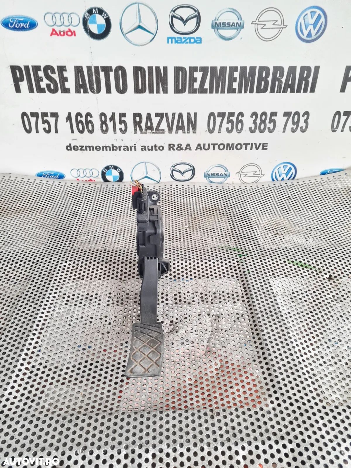 Pedala Acceleratie Audi A5 An 2008-2009-2010-2011-2012-2013-2014-2015 Volan Stanga Cod 8K1723523A Dezmembrez Audi A5 Facelift 2.0 Tdi Automat Motor CJC Cutie Automata NYM Volan Stanga Xenon - 1