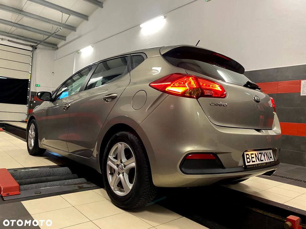 Kia Ceed 1.6 GDI XL - 10