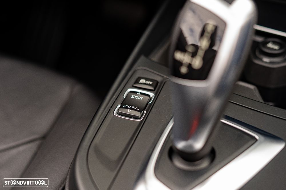 BMW 228 i Auto - 27