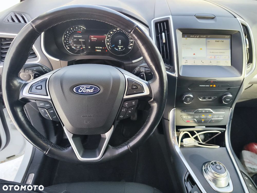 Ford S-Max ver-2-0-ecoblue-titanium - 13