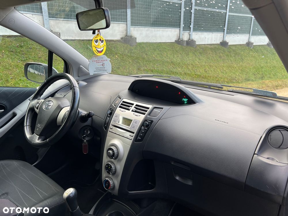 Toyota Yaris 1.3 Sol - 5