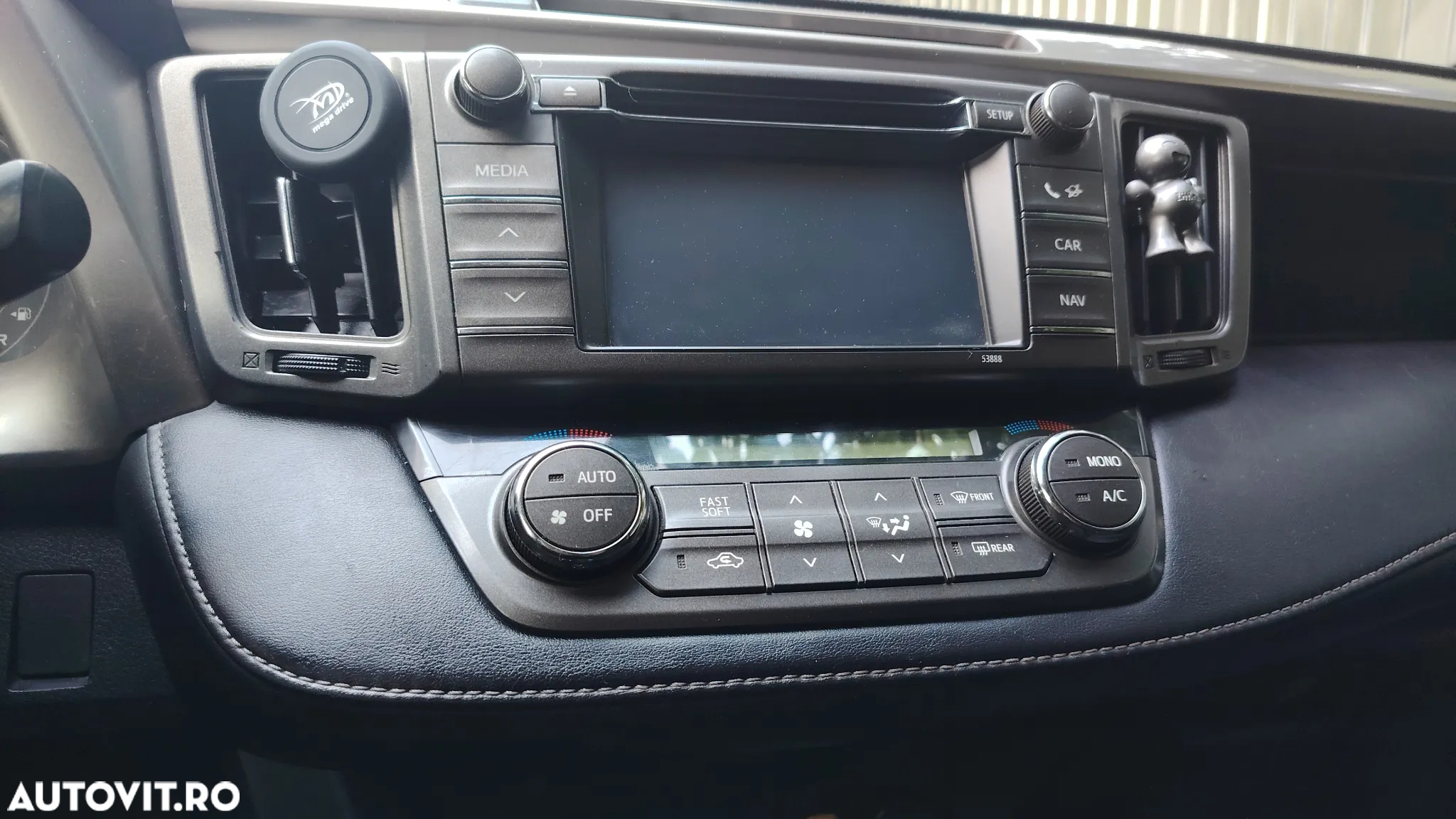 Toyota RAV4 - 8