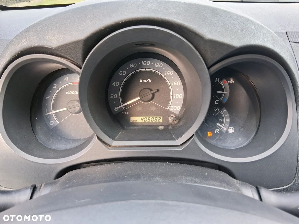 Toyota Hilux 2.5 D-4D DLX - 14