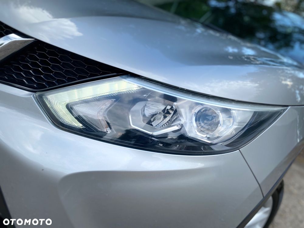 Nissan Qashqai 1.6 dCi Xtronic N-Connecta - 32