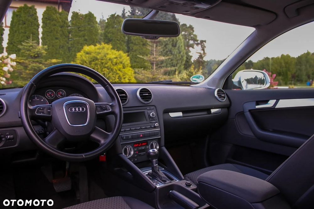 Audi A3 Sportback 2.0 TDI DPF (DSG) S tronic Ambiente - 24