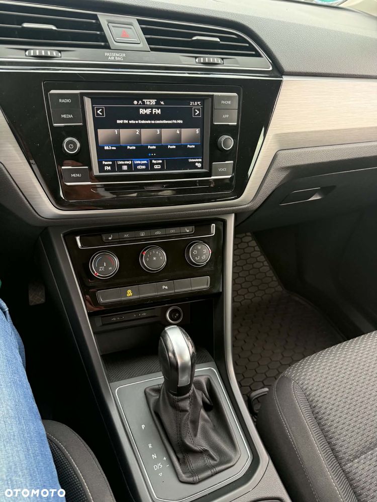 Volkswagen Touran - 9