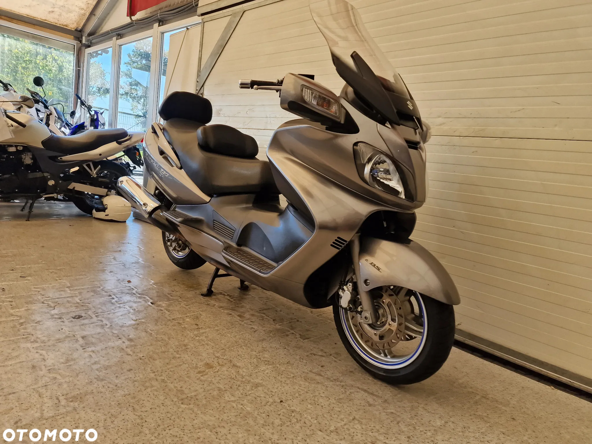 Suzuki Burgman - 21
