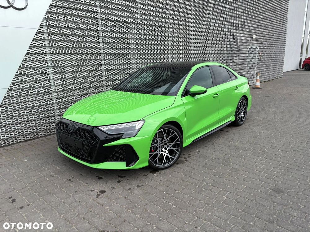 Audi RS3 Limousine - 4
