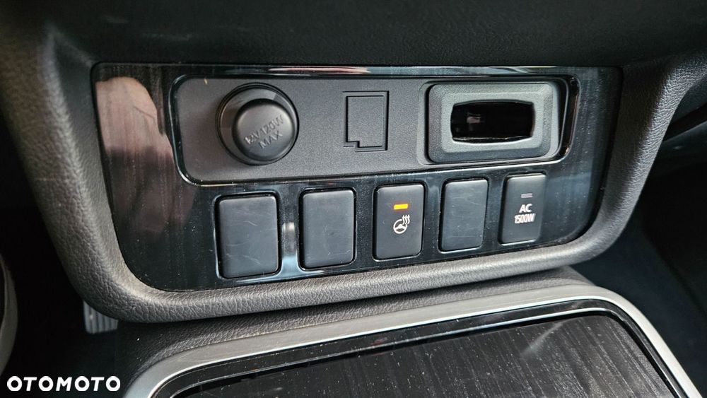 Mitsubishi Outlander - 34