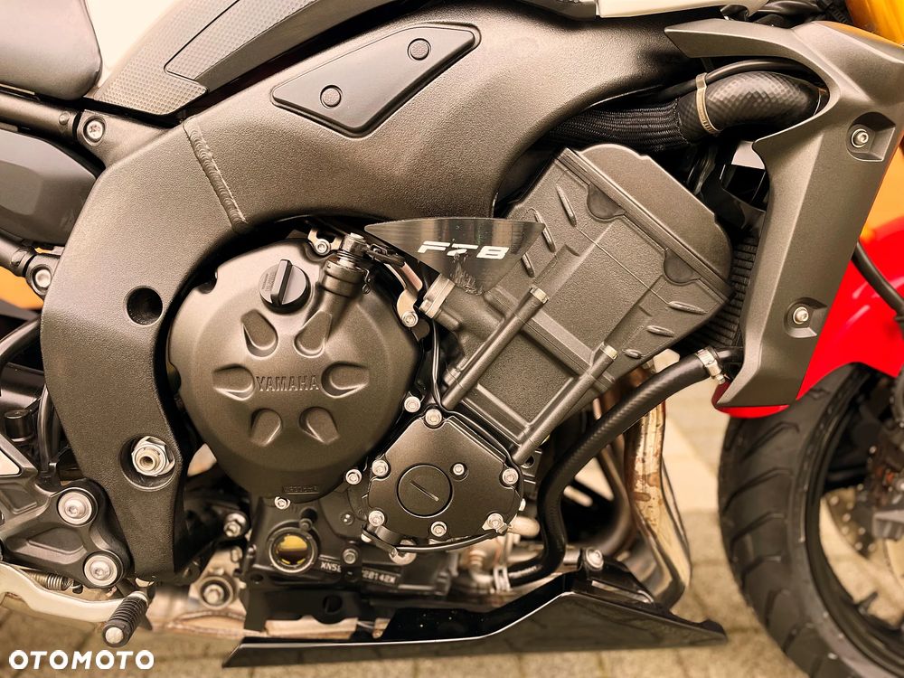 Yamaha FZ8 - 11
