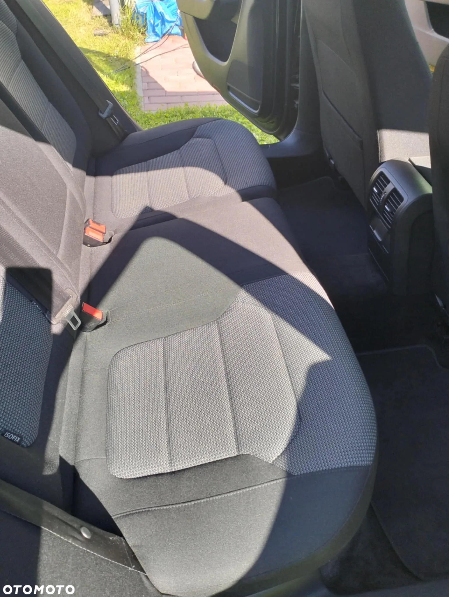 Volkswagen Passat 1.6 TDI Comfortline - 6
