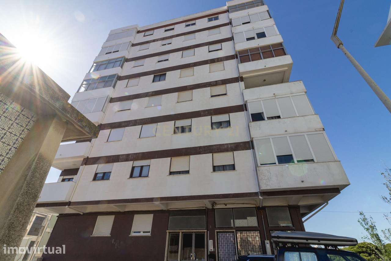 Apartamento T2 na Cova da Piedade com vista panorâmica de 180 graus - Grande imagem: 3/24