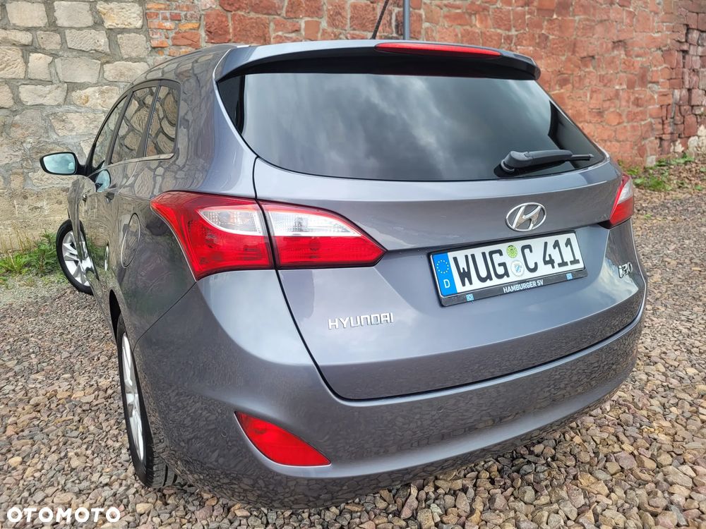 Hyundai i30 i30cw 1.6 Fifa World Cup Edition - 11