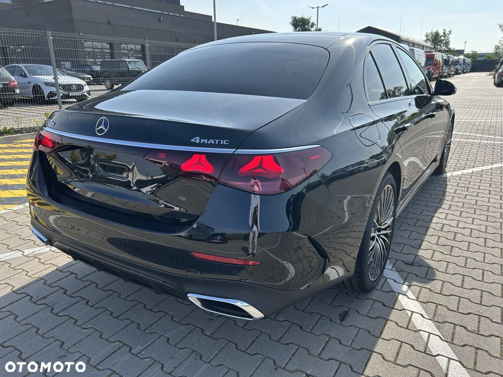 Mercedes-Benz Klasa E 220 d mHEV 4-Matic AMG 9G-Tronic - 4