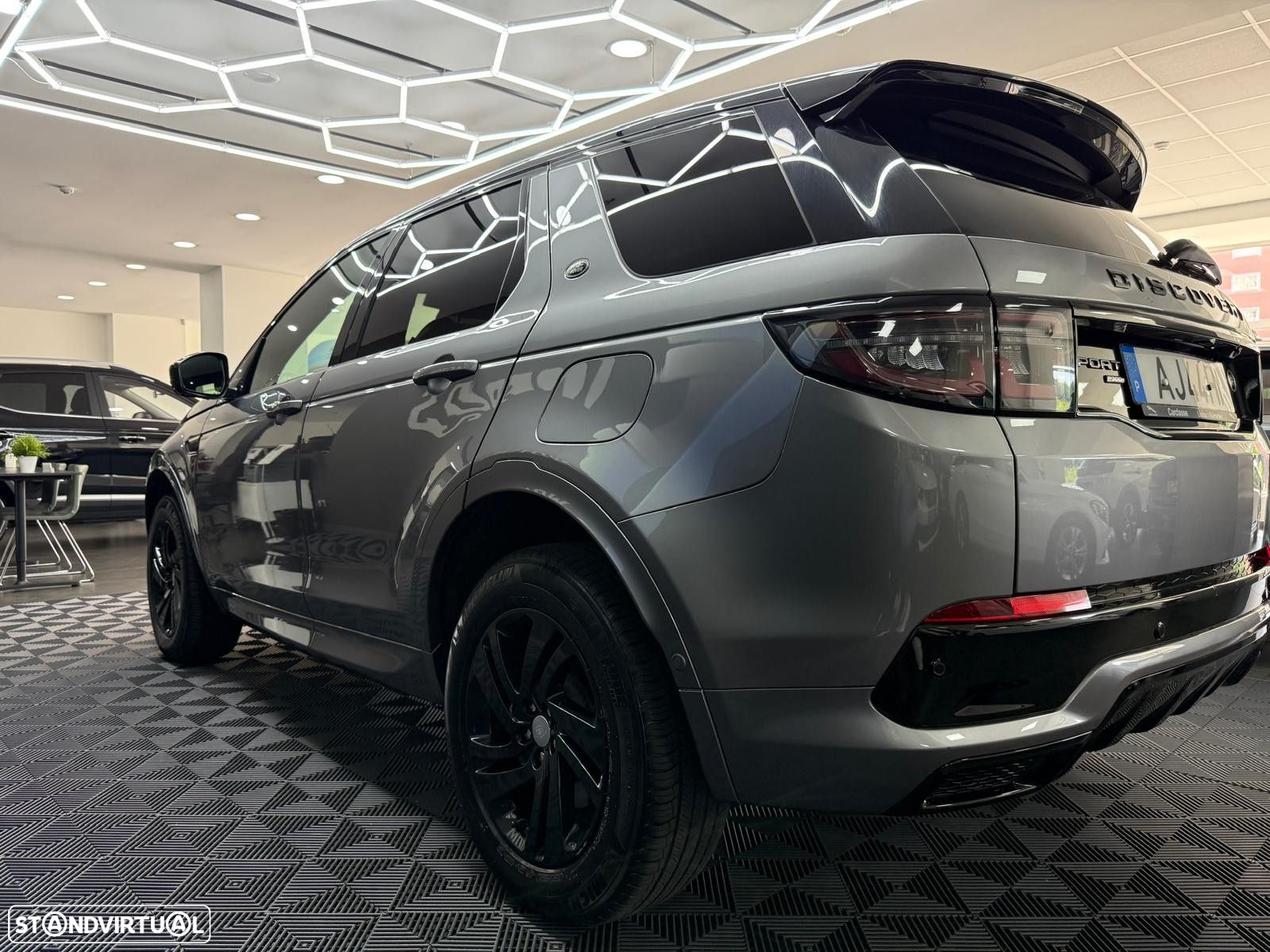 Land Rover Discovery Sport 1.5 I3 P300e AWD R-Dynamic HSE - 21